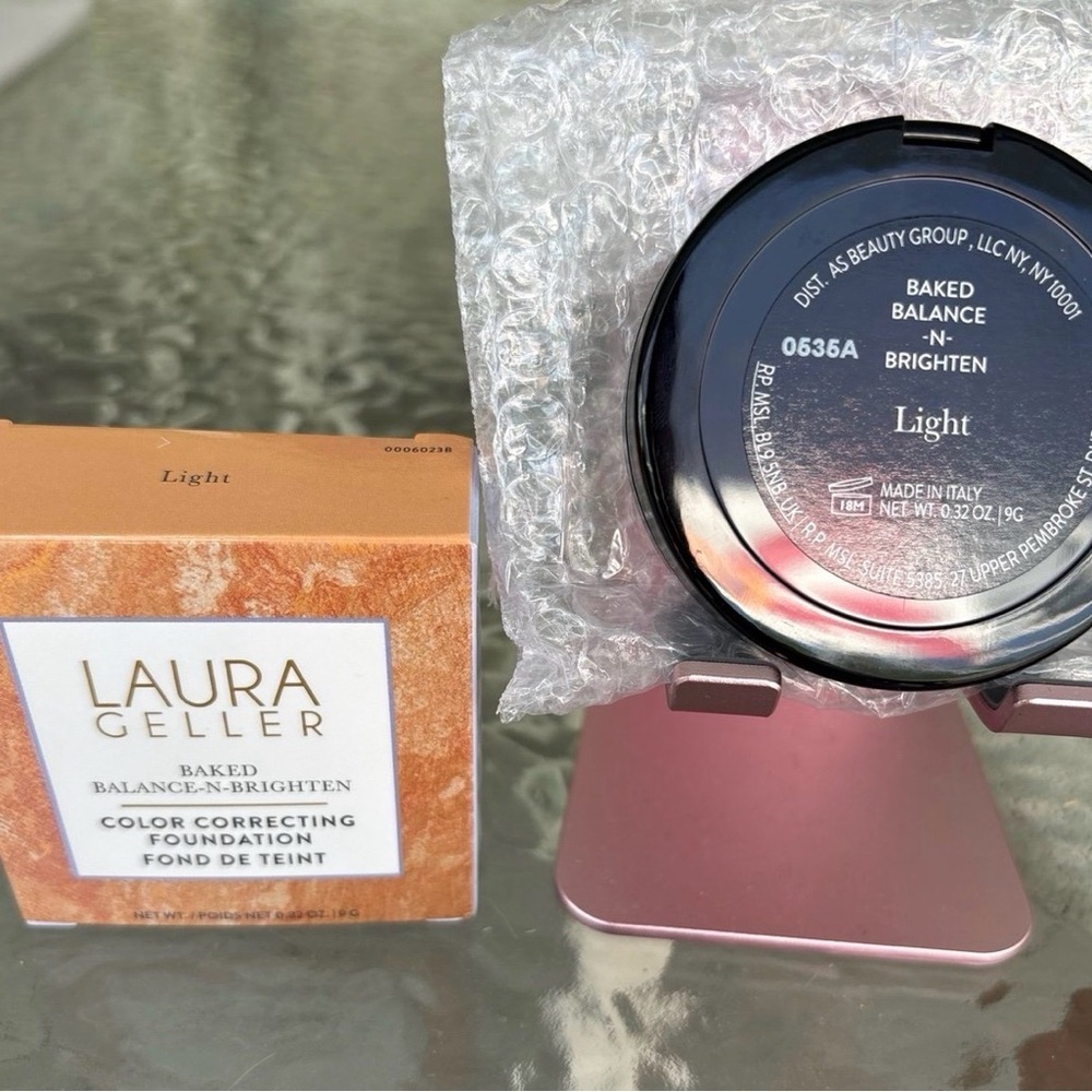 Laura Geller Baked Balance-N-Brighten Color Correcting Foundation Light 0.32 oz - Picture 7 of 8